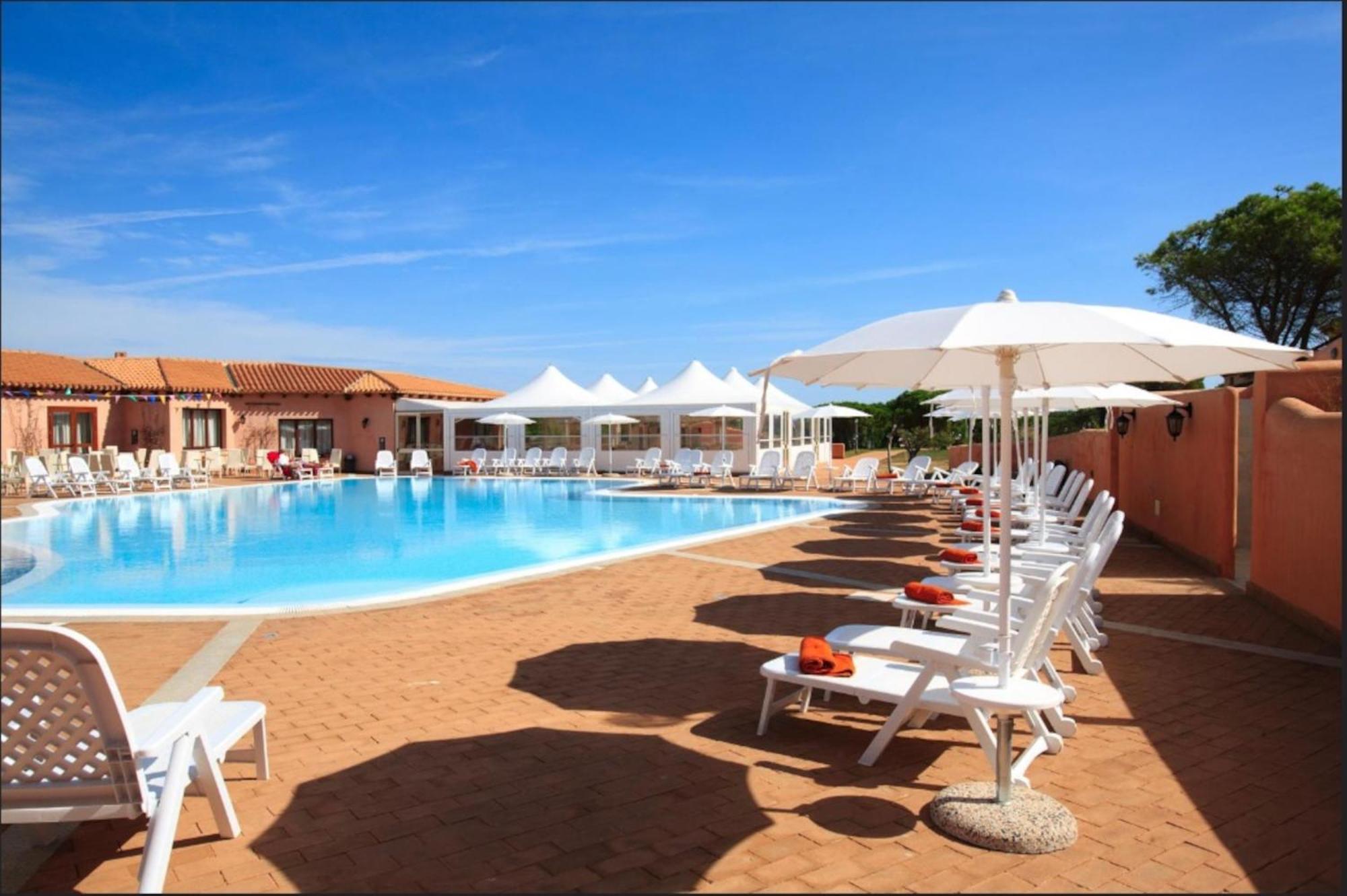 Residence Pierre & Vacances Vignola Mare Exterior photo