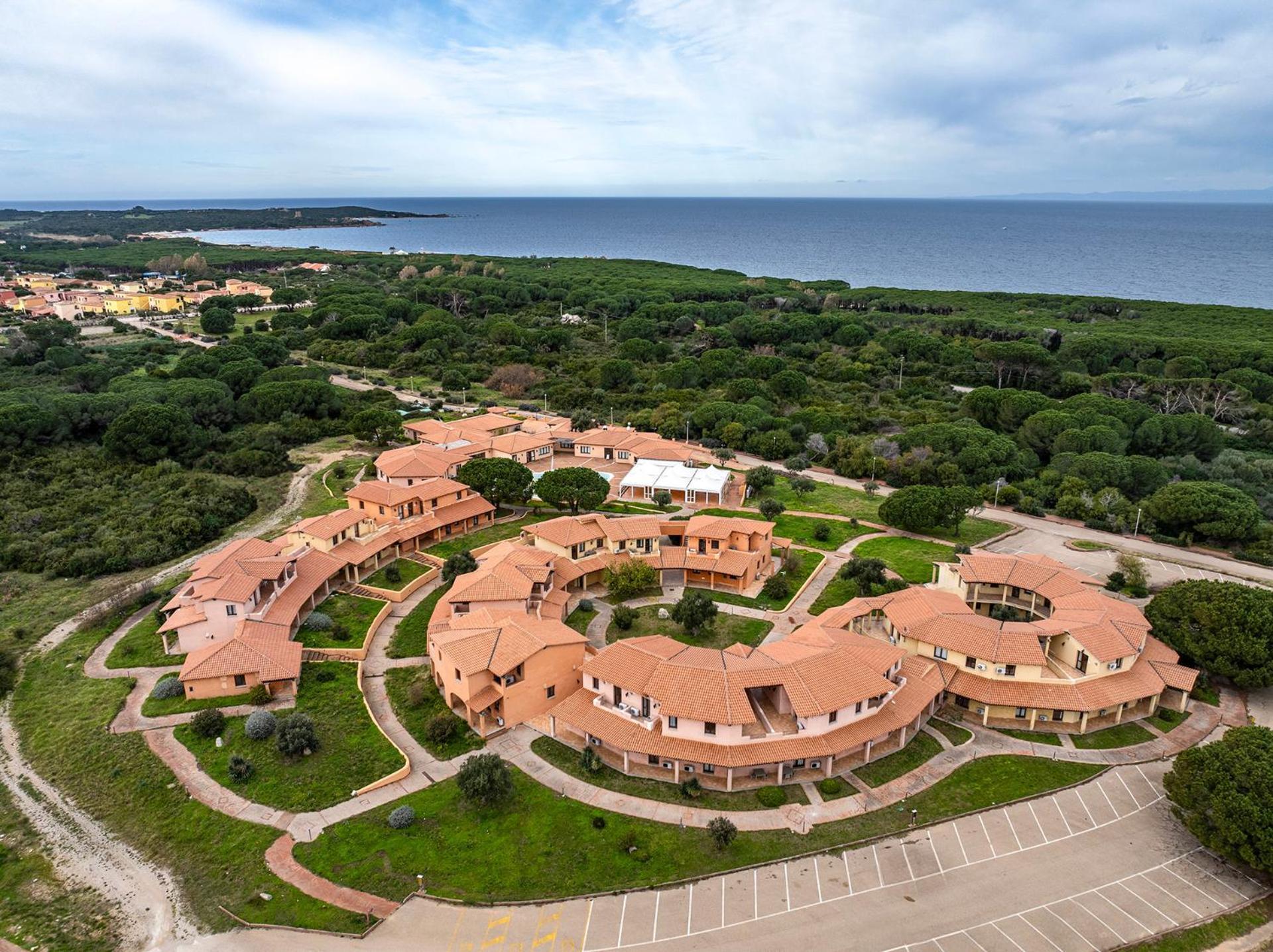 Residence Pierre & Vacances Vignola Mare Exterior photo