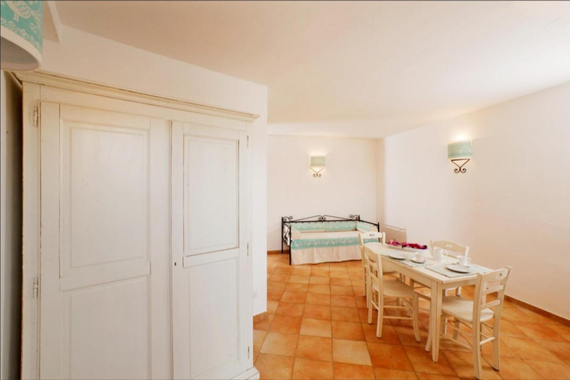 Residence Pierre & Vacances Vignola Mare Exterior photo